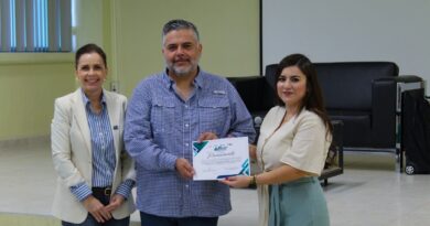 Recibe alumnado de la Universidad Tecnológica de SLRC capacitación especializada en Comercio Exterior